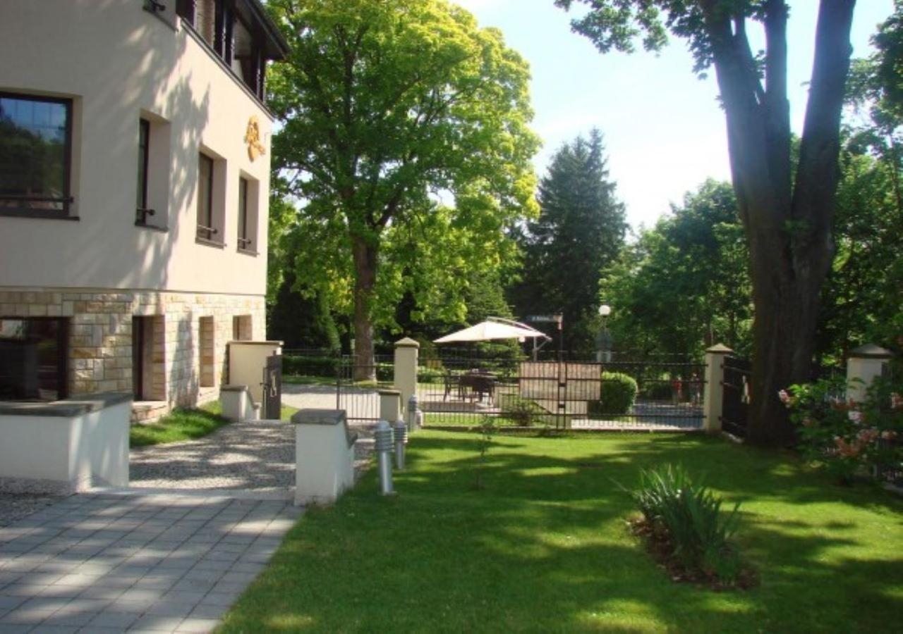 Hotel Jasny Dwor Polanica-Zdrój Exteriér fotografie