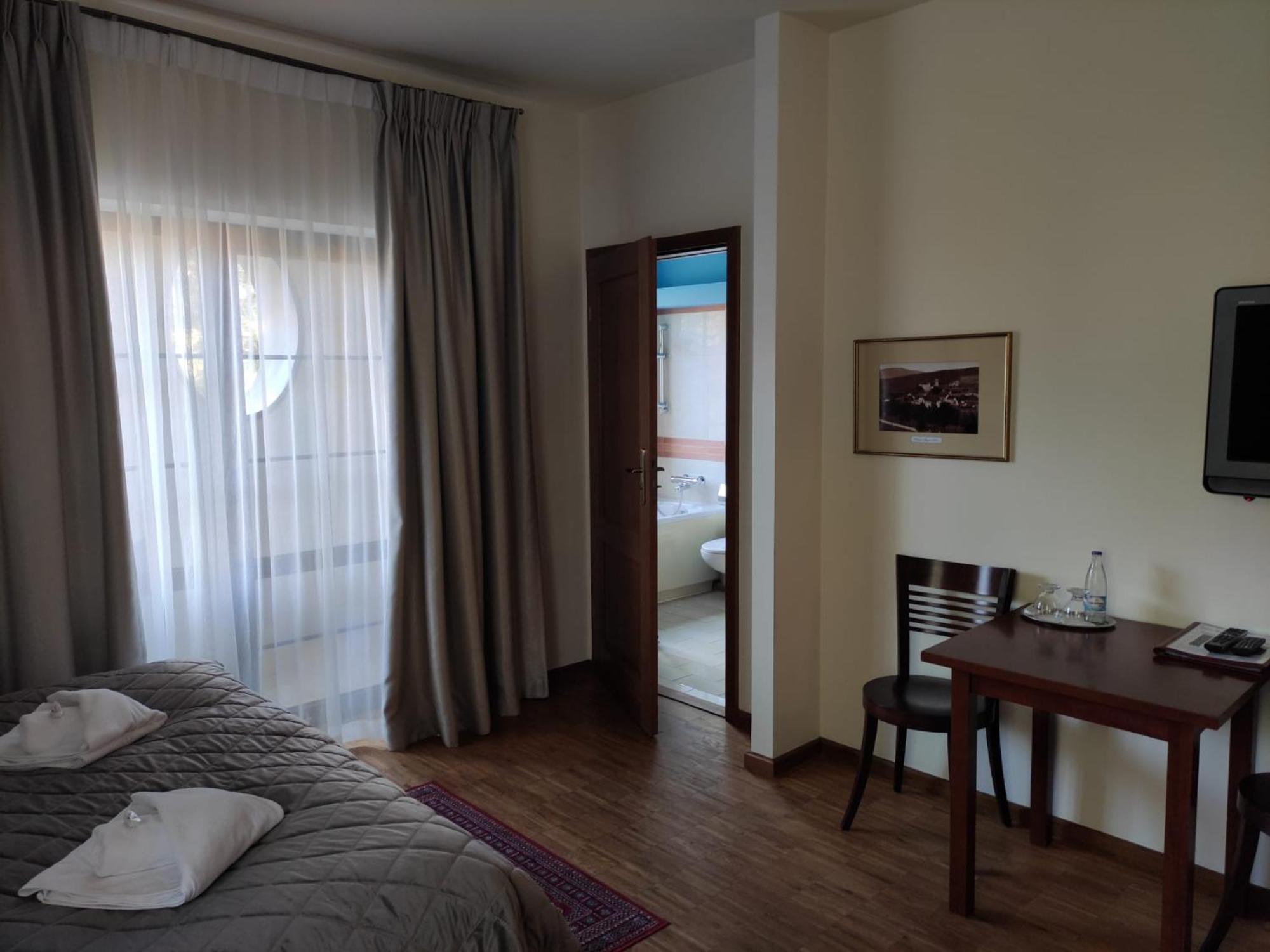 Hotel Jasny Dwor Polanica-Zdrój Exteriér fotografie