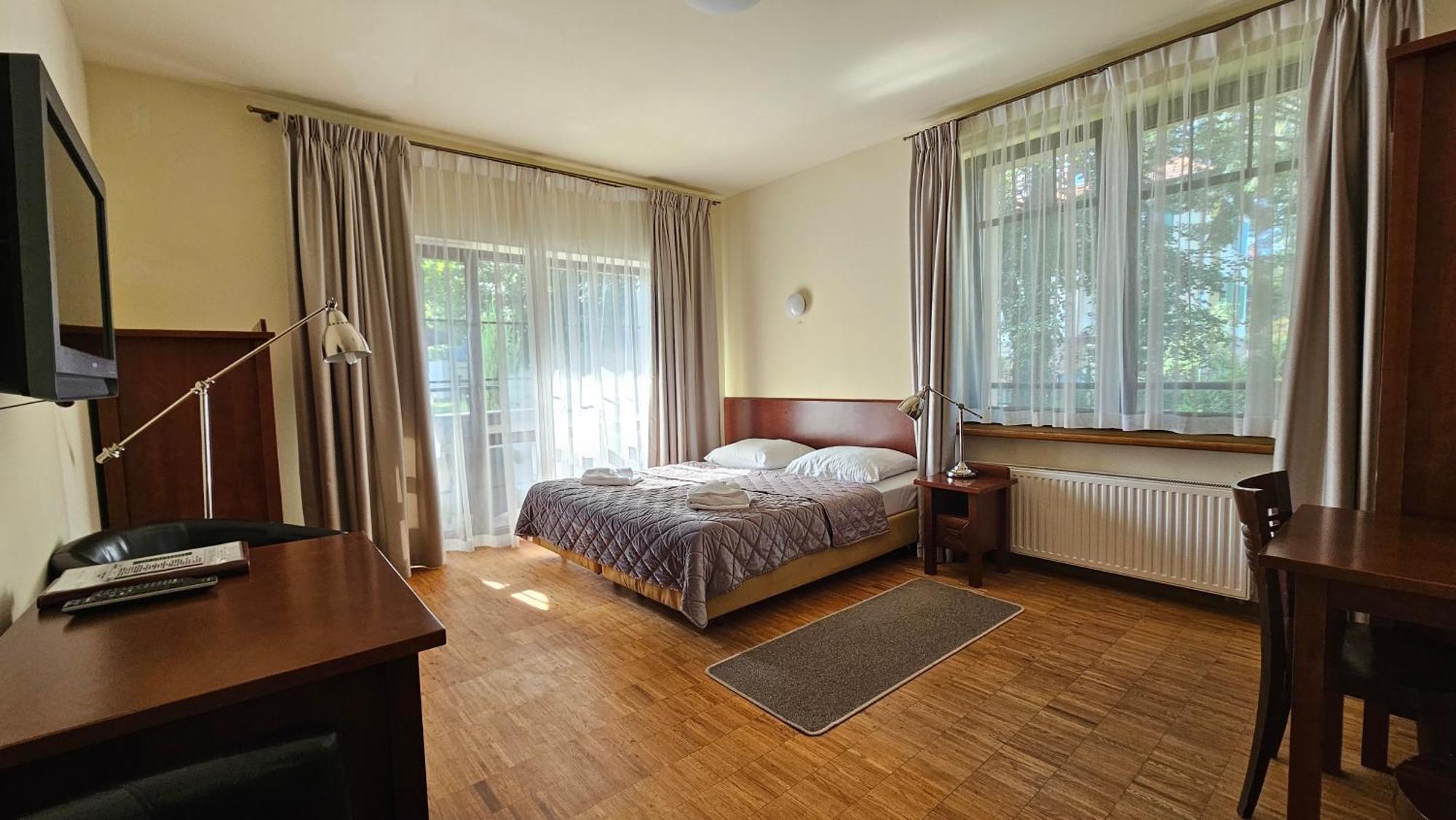 Hotel Jasny Dwor Polanica-Zdrój Exteriér fotografie