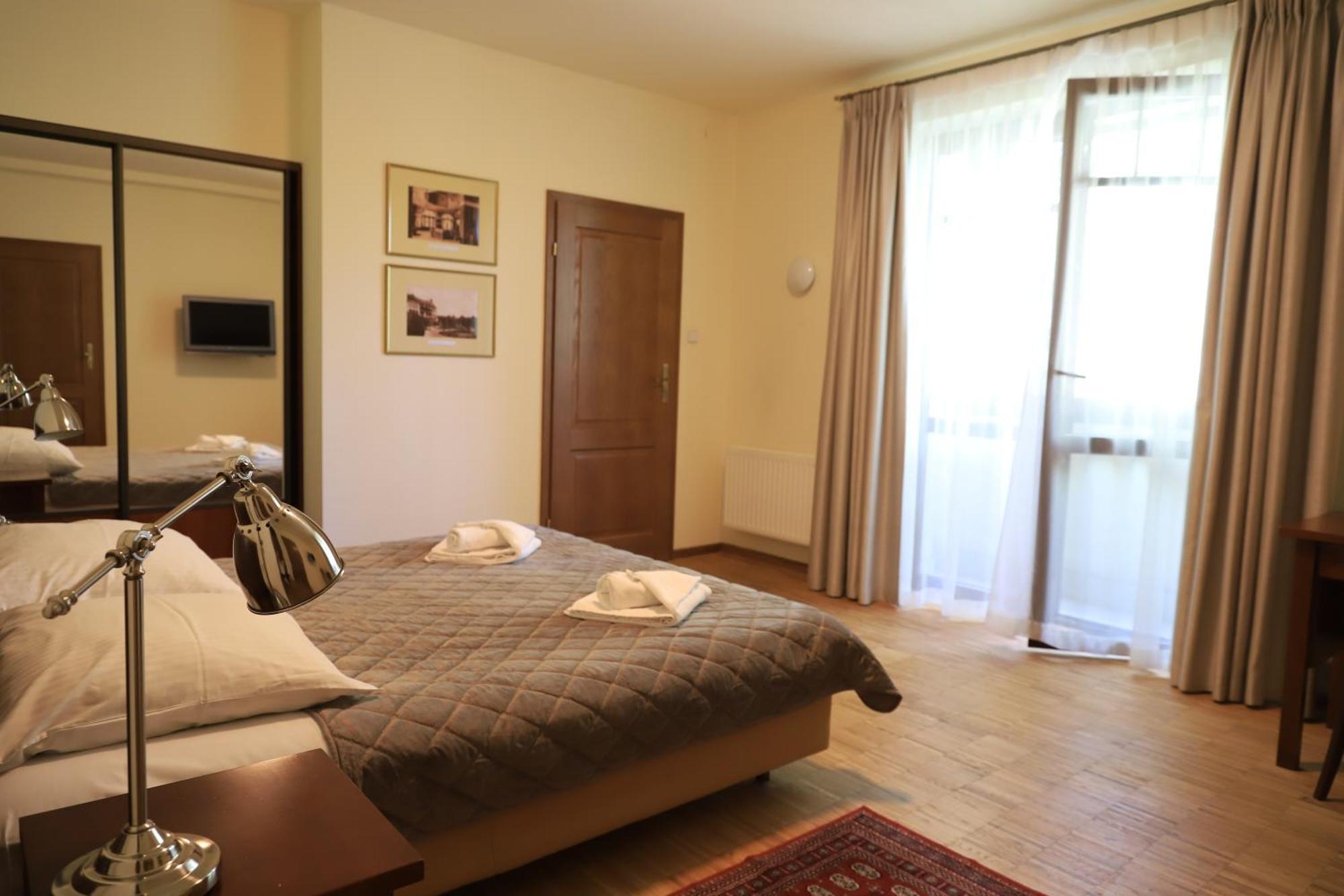 Hotel Jasny Dwor Polanica-Zdrój Exteriér fotografie